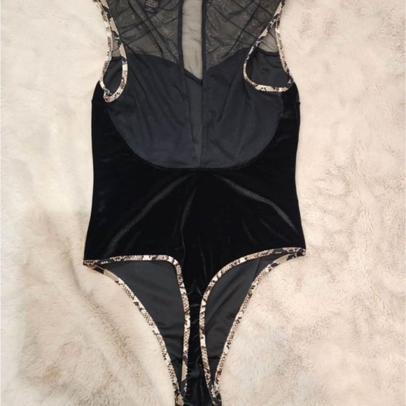 Victoria’s  I Secret Xsmall Body Suit One Piece. - Picture 6 of 6